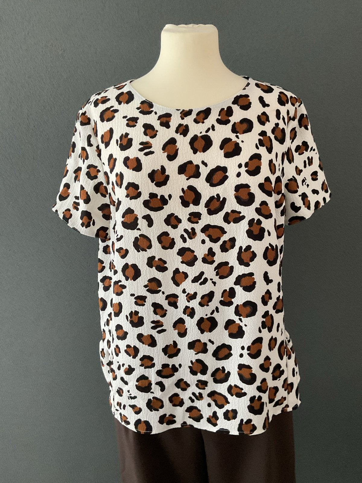 Foto 4 van Zara top bruin wit luipaardprint rouches maat XL