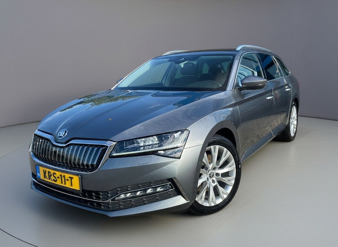 Skoda Superb Combi 1.4 TSI iV Sportline Business, Dealer onderhouden, Gebruikt, 1668 kg, Hybride Elektrisch/Benzine