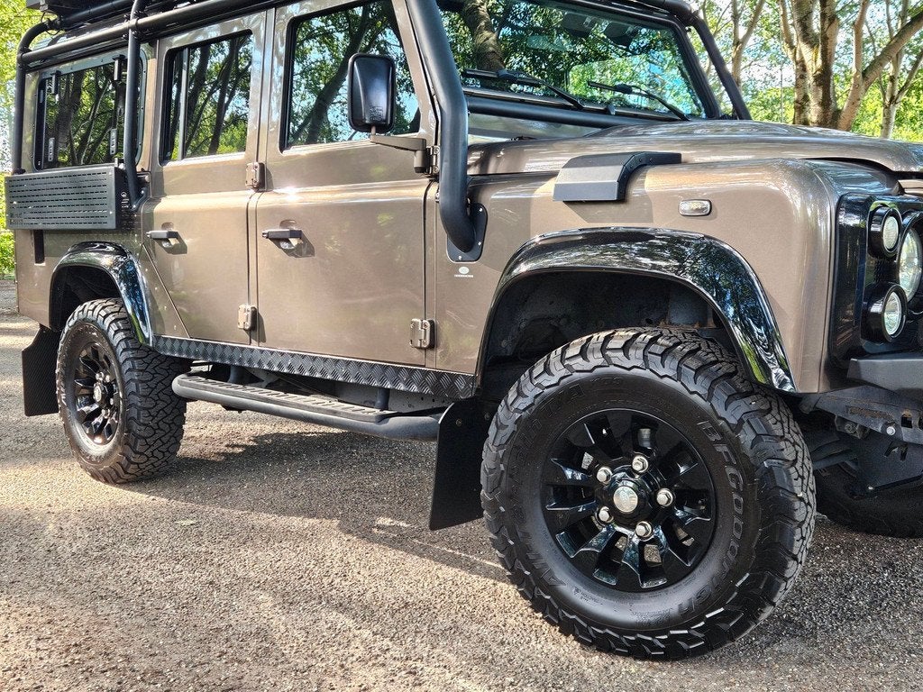 Land Rover Defender 110 2.2 D Rough Expeditie, Auto's, Land Rover, 1987 kg, Gebruikt, Zwart, 122 pk