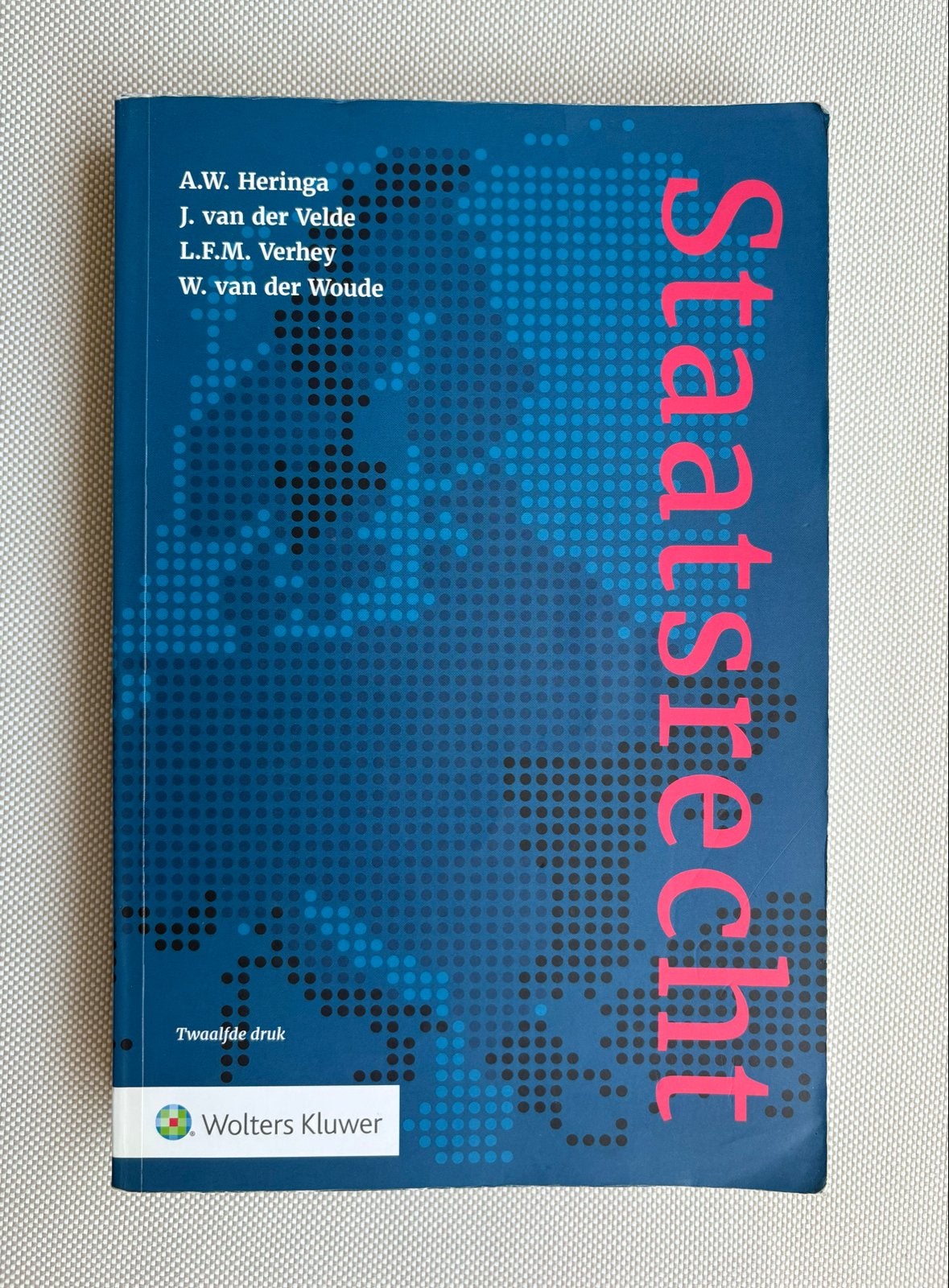 Staatsrecht 12 druk - Heringa et al., Boeken, Ophalen of Verzenden, Gamma, Gelezen, Niet van toepassing