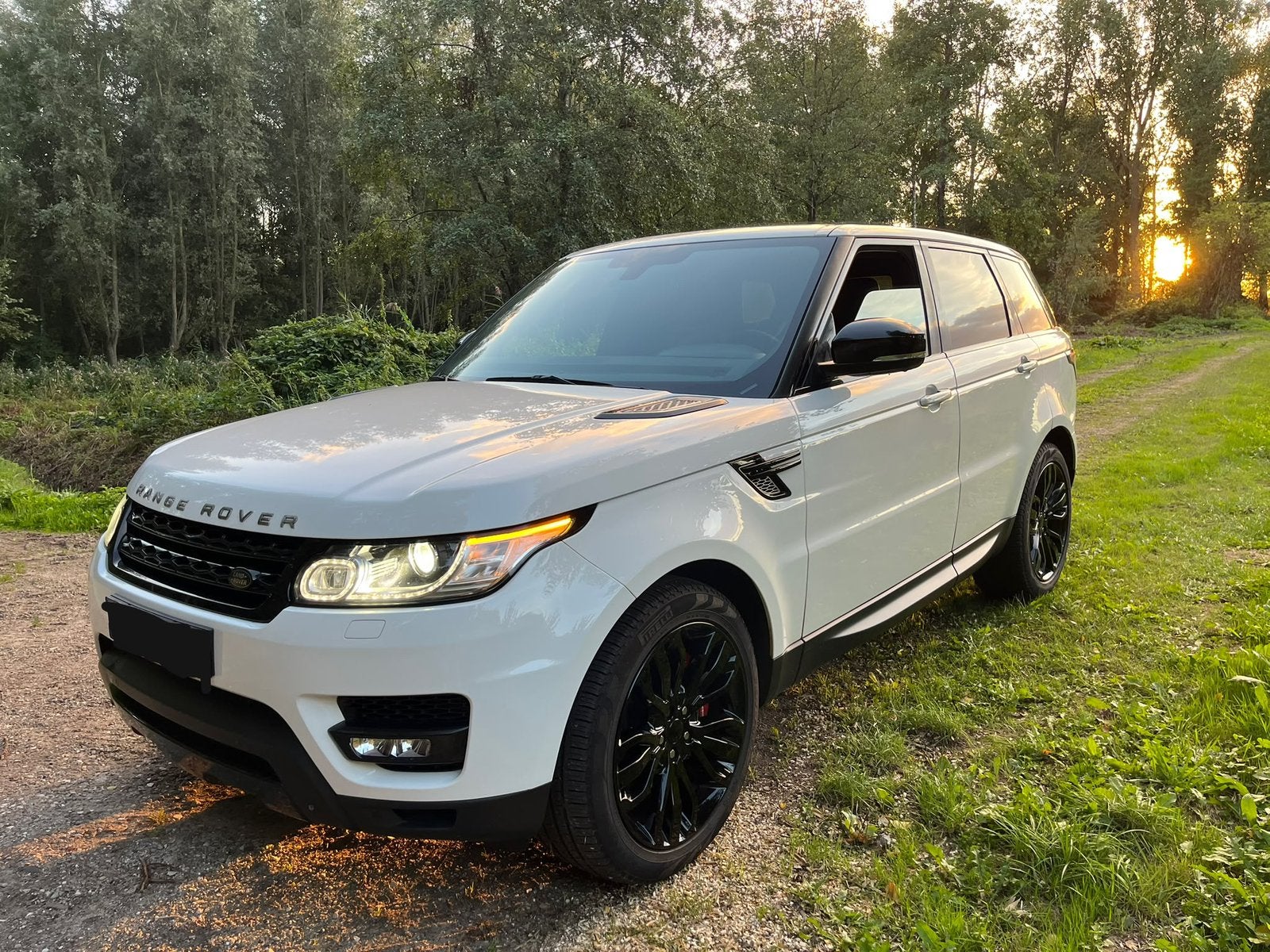 Range Rover Sport 306pk Nieuw motor|Nieuwstaat|Meridian|Pano, Auto's, Automaat, Euro 5, Zwart, Wit