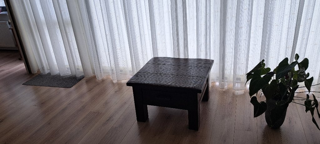 Massiefhouten hoektafel, Koloniaal/ klassiek, Vierkant, 55 tot 75 cm, Zo goed als nieuw