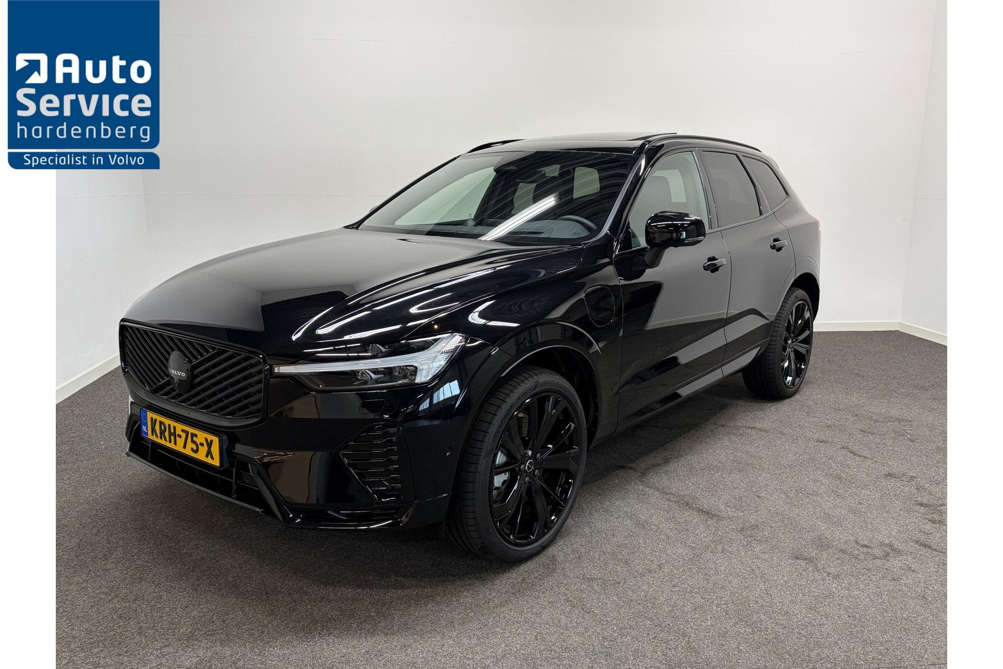 Volvo XC60 T8 Plug-in Hybrid 75km AWD Ultra Black Edition Bo, Automaat, Gebruikt, 4 cilinders, 1969 cc