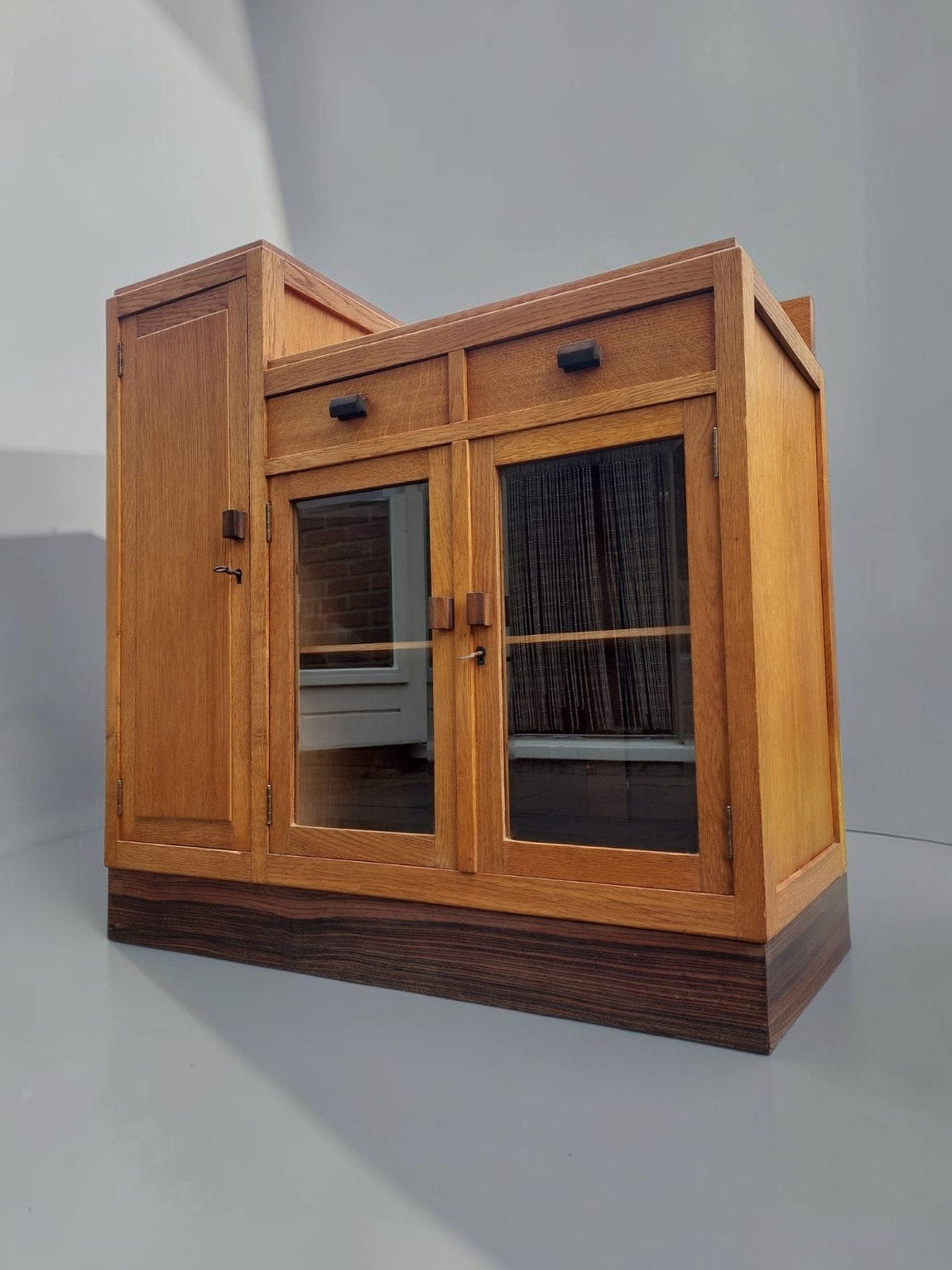 Antiek kastje boekenkastje Amsterdamse School.