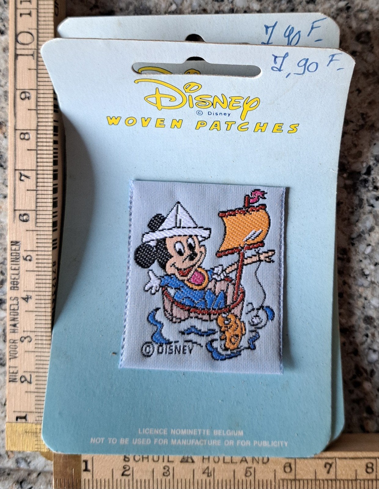 Vintage officiële Disney geweven embleem Mickey Mouse patch, Ophalen of Verzenden, Mickey Mouse, Nieuw, Kleding of Textiel