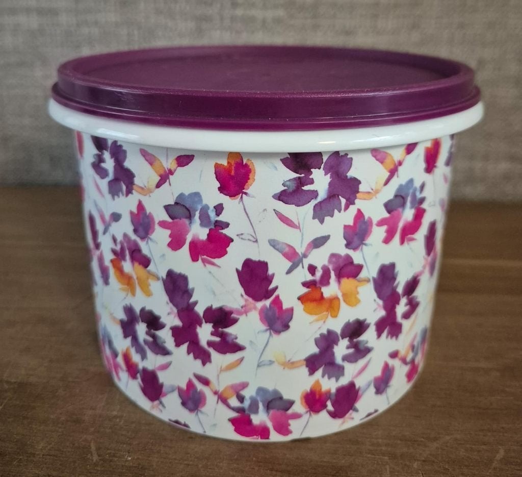 Tupperware bak (bloemen) 1,1L met paars deksel, Paars, Ophalen of Verzenden, Zo goed als nieuw, Met deksel