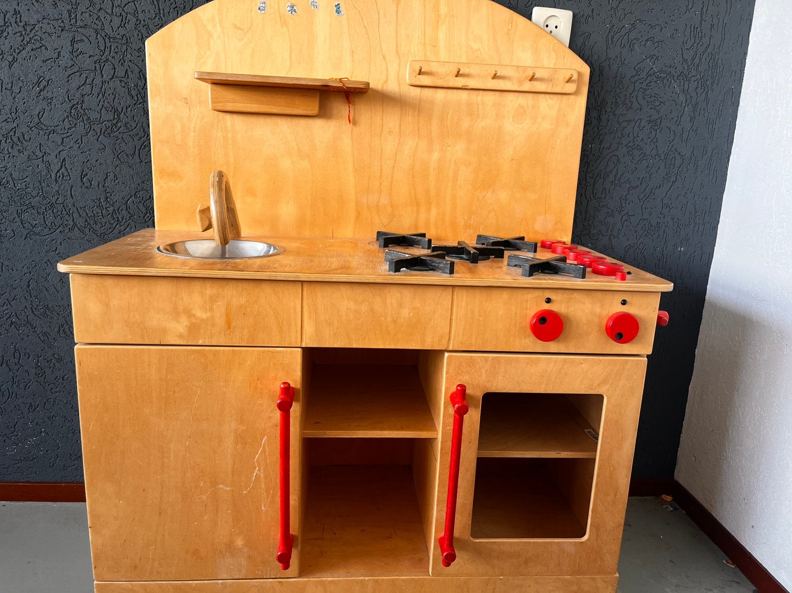 Grote stevige houten speelkeuken,, Kinderen en Baby's, Ophalen, Gebruikt, Meubelstuk of Keukentje