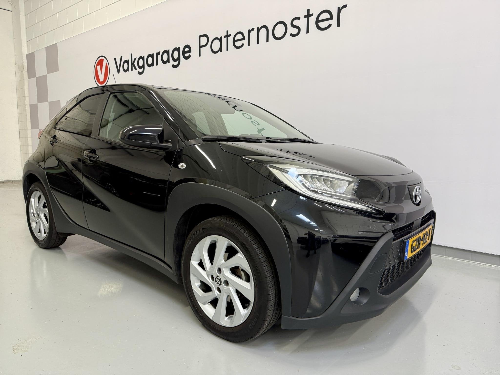 Toyota Aygo X 1.0 VVT-i First Carplay / Clima / Cruise / Bov, Auto's, 12 maanden, Stof, Gebruikt, Euro 6