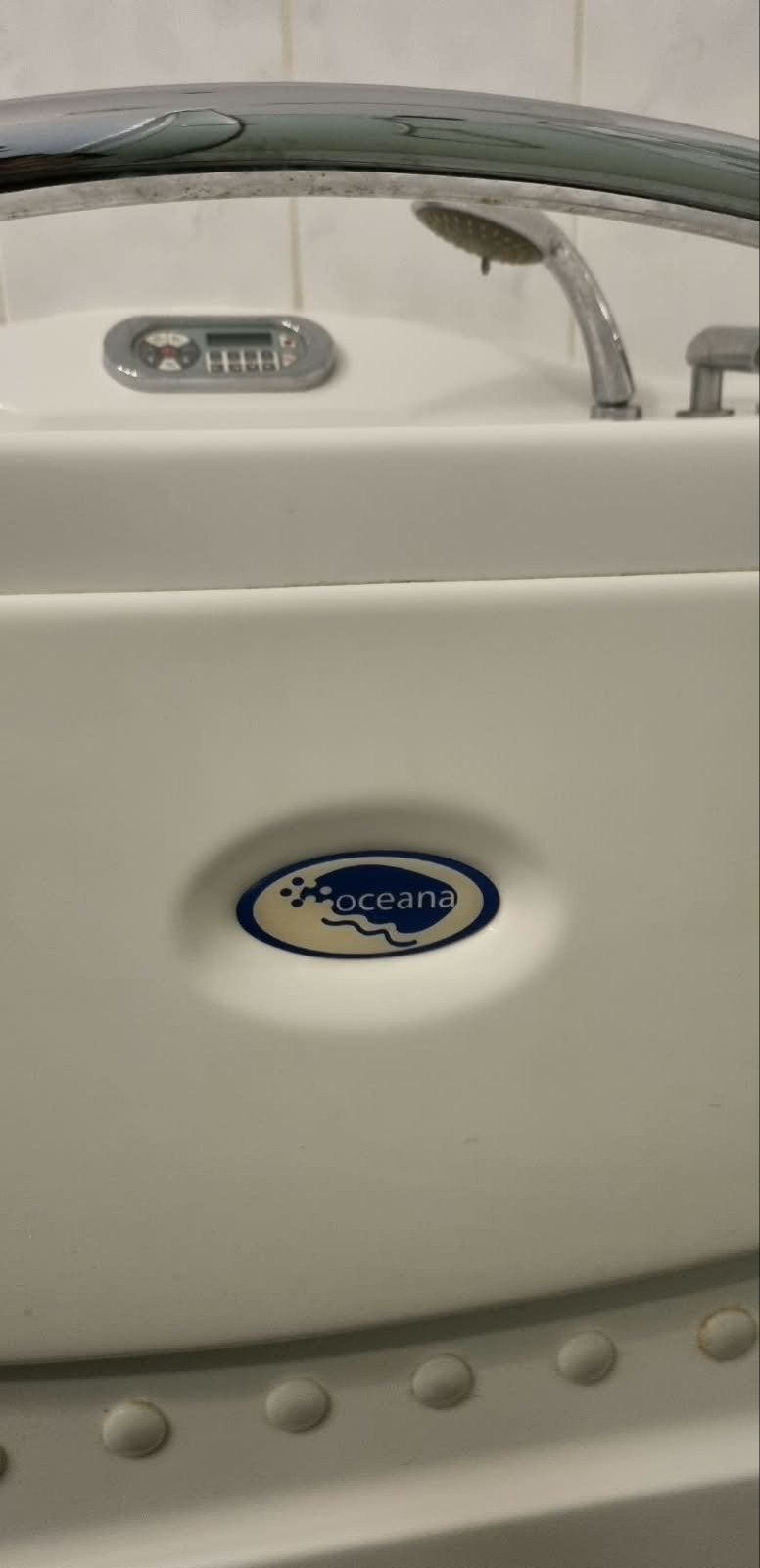 Oceana bubbelbad met douchefunctie, Ophalen, Gebruikt, Met douche