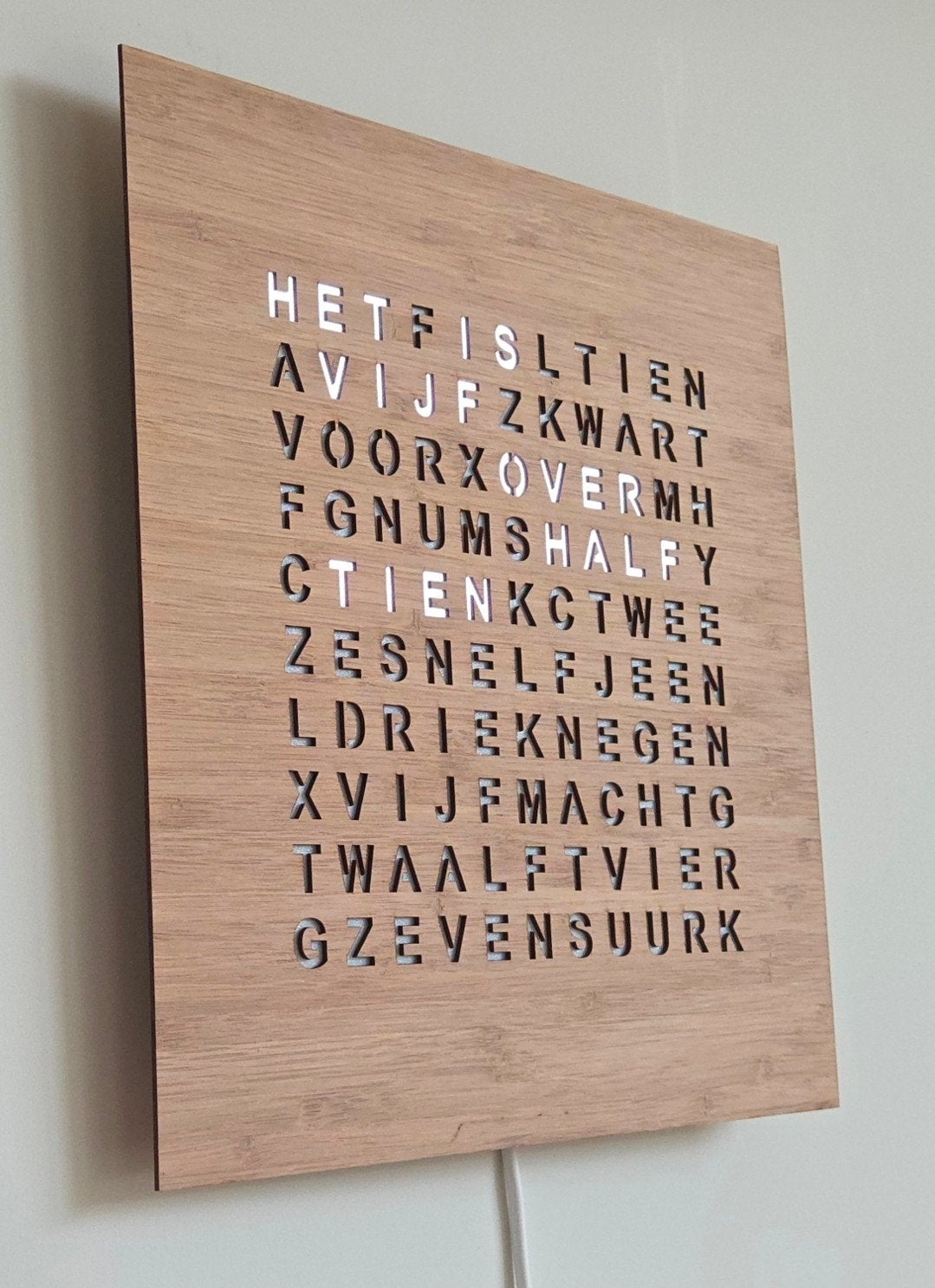 Woordklok hout 27x27cm, Ophalen of Verzenden, Nieuw, Wandklok