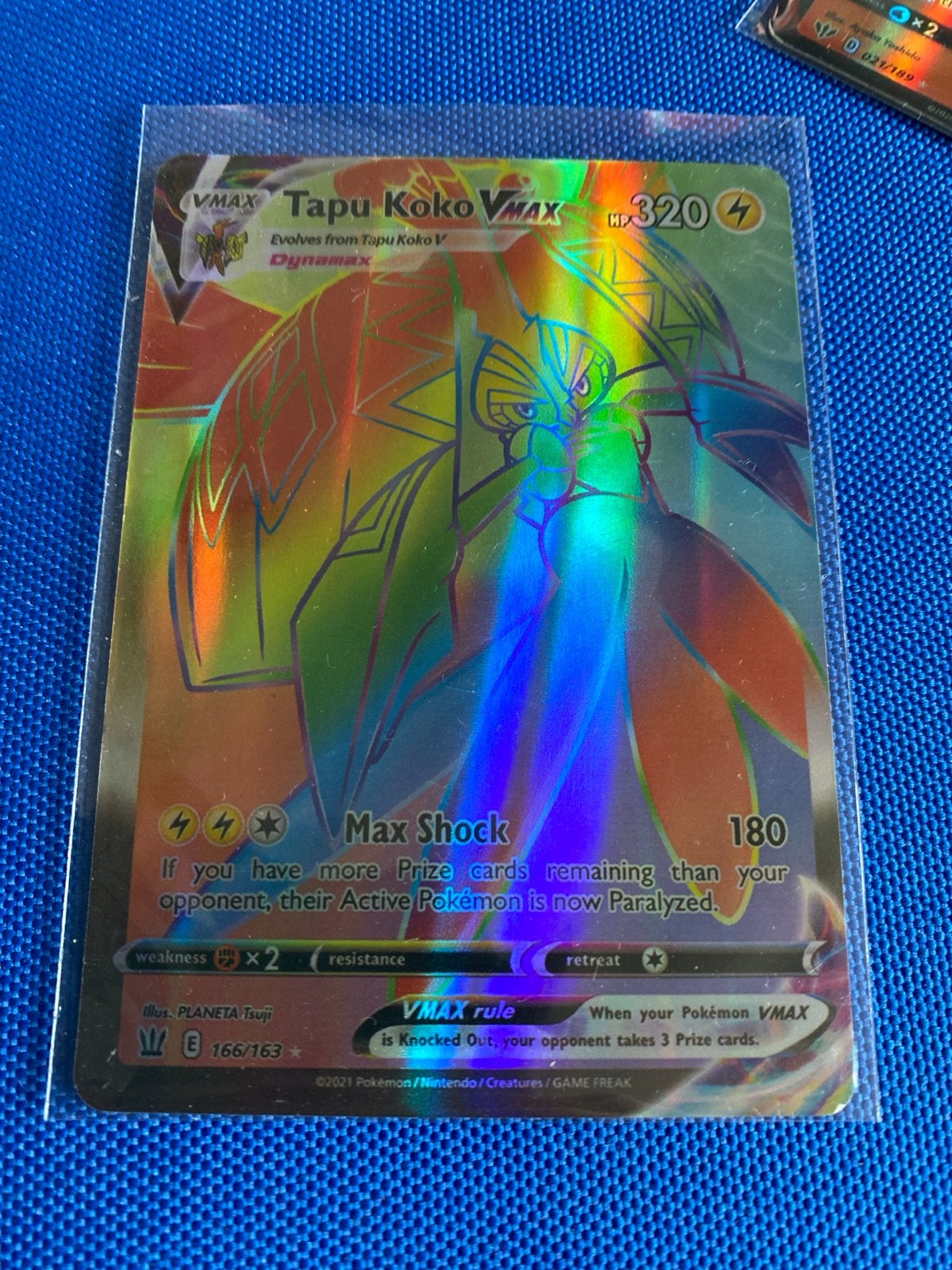 Tapu Koko VMAX 166/163 Rainbow Rare Pokémon Kaart, Ophalen of Verzenden, Zo goed als nieuw, Losse kaart, Foil