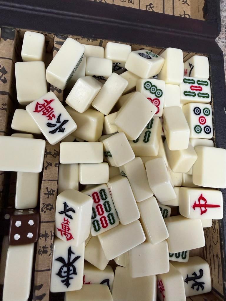 Vintage Mahjong Spel in Koffer - Compleet, Drie of vier spelers, Ophalen of Verzenden, Gebruikt