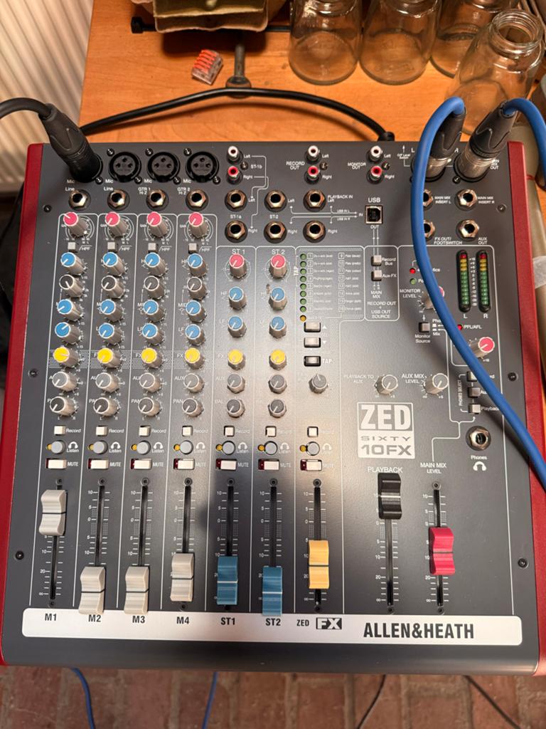 Allen & Heath ZED-10FX Mixer met Proel Flash 5A Speakers, Ophalen, Gebruikt, 5 tot 10 kanalen, Microfooningang