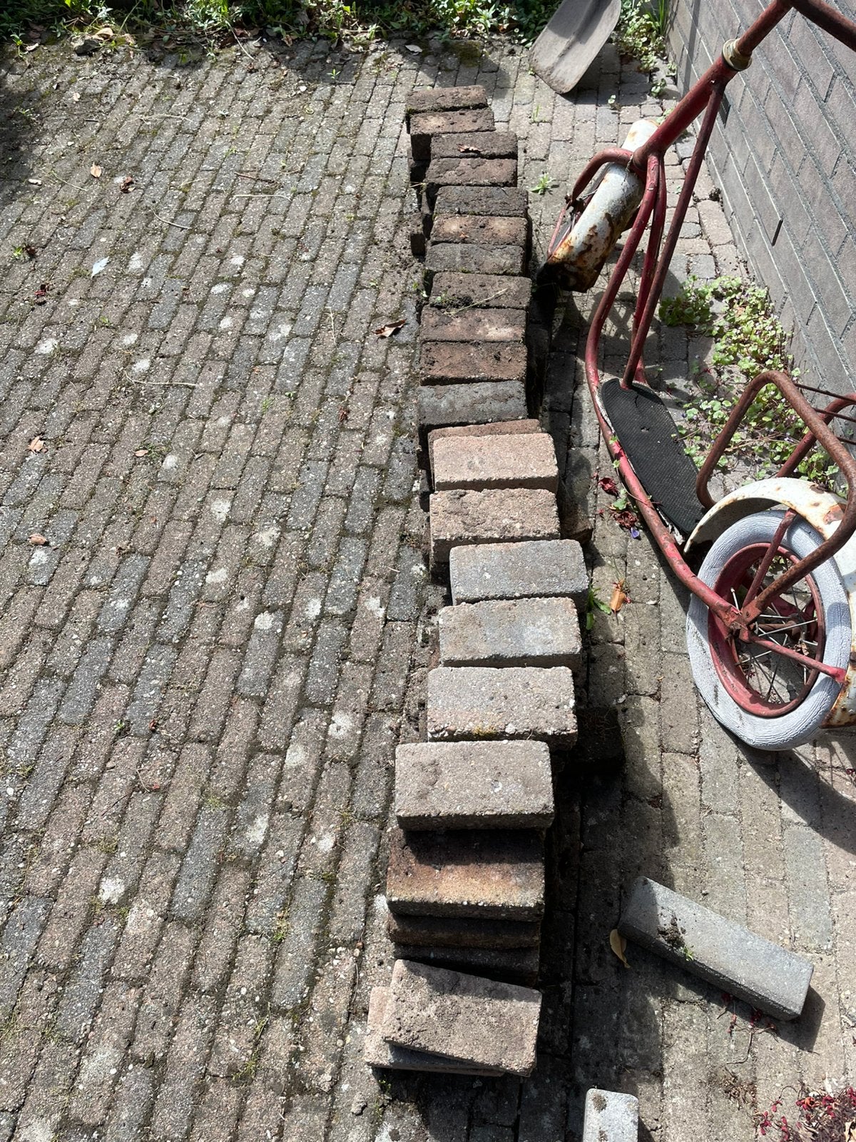 Gratis af te halen betonnen klinkers, Tuin en Terras, Tegels en Klinkers, Ophalen, Gebruikt, Beton, Klinkers