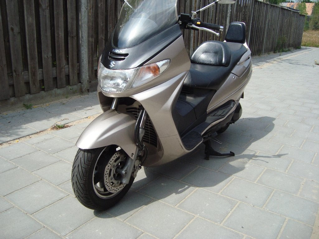 Suzuki Burgmann 250 motorscooter, Motoren, Motoren | Suzuki, 250 cc, Scooter, Motorrijbewijs A, Gebruikt