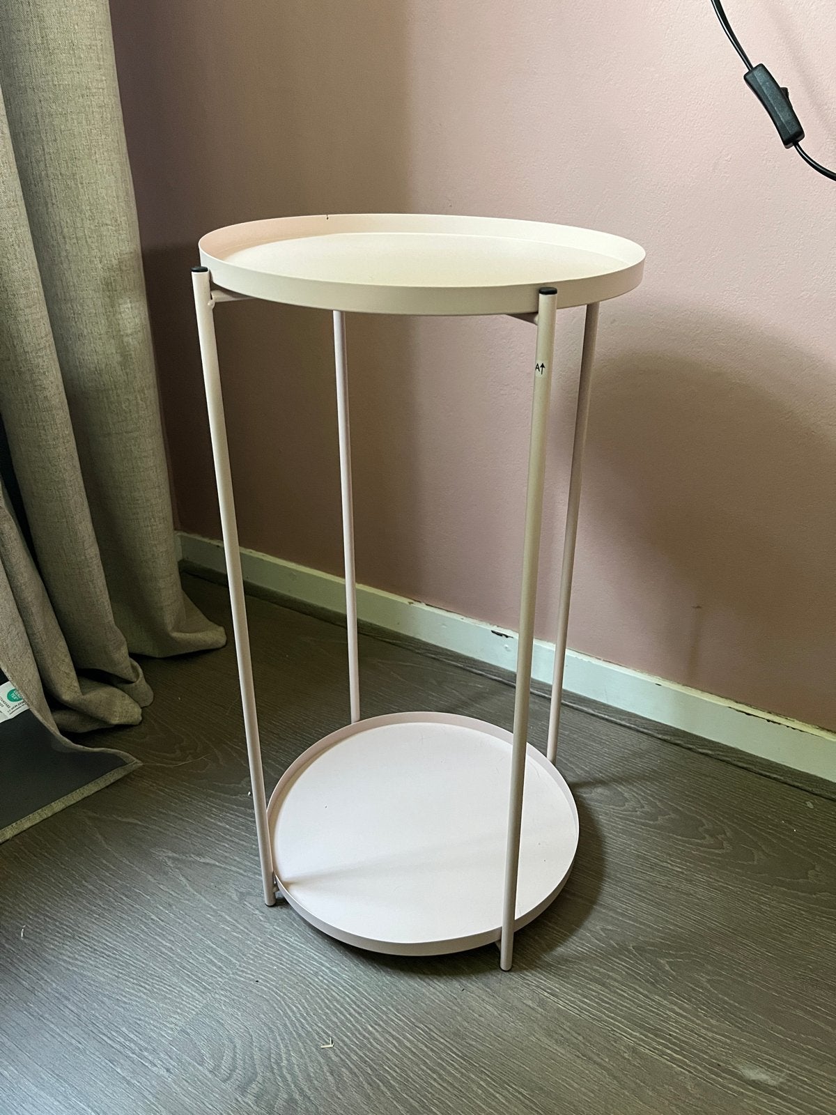 Roze bijzettafel met twee ronde bladen, Huis en Inrichting, Ophalen, Minder dan 55 cm, Metaal of Aluminium, Rond