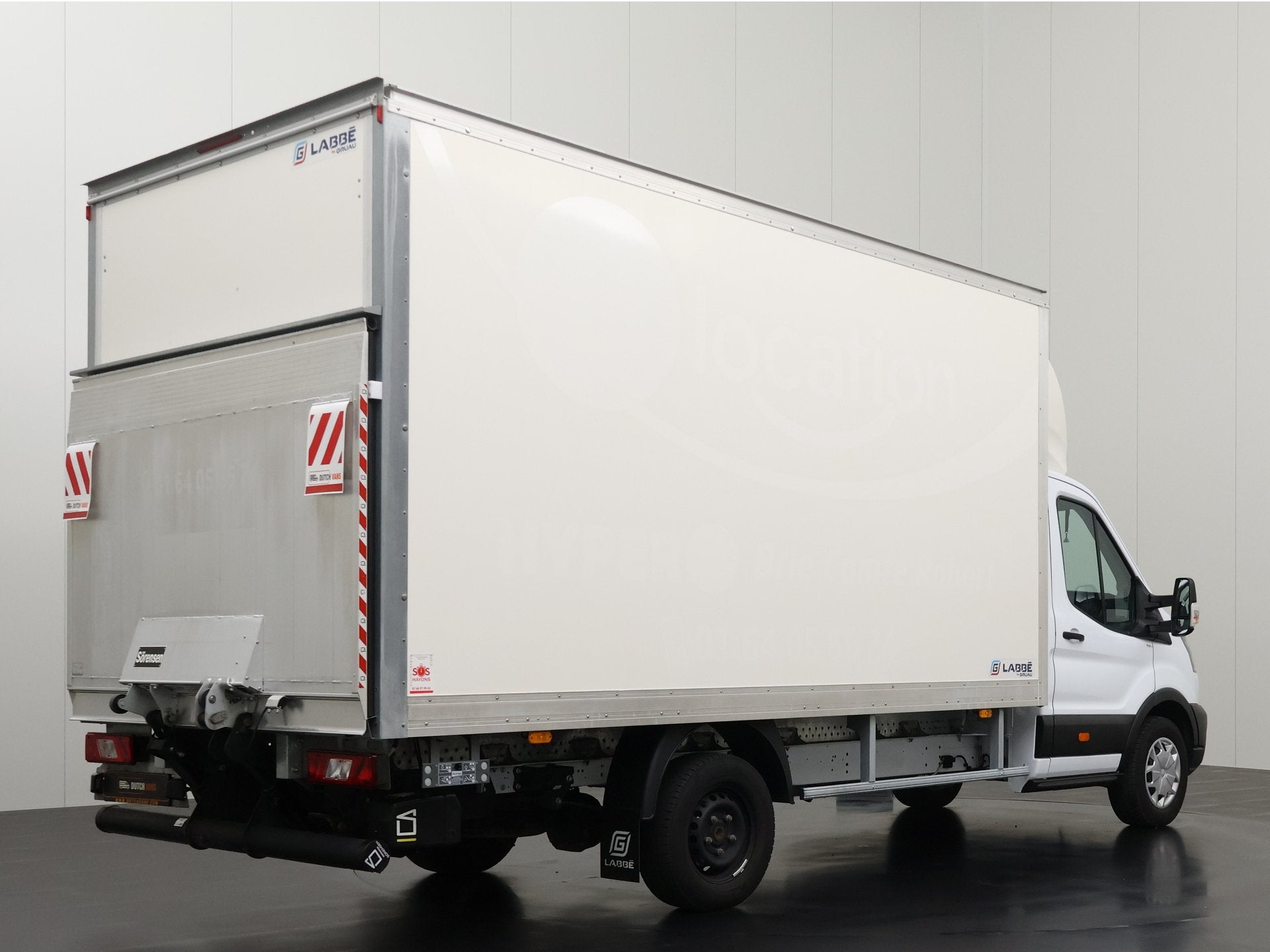 Ford Transit 2.0TDCi 170PK Bakwagen+Laadklep | Dakspoiler |, Stof, Gebruikt, Zwart, 170 pk