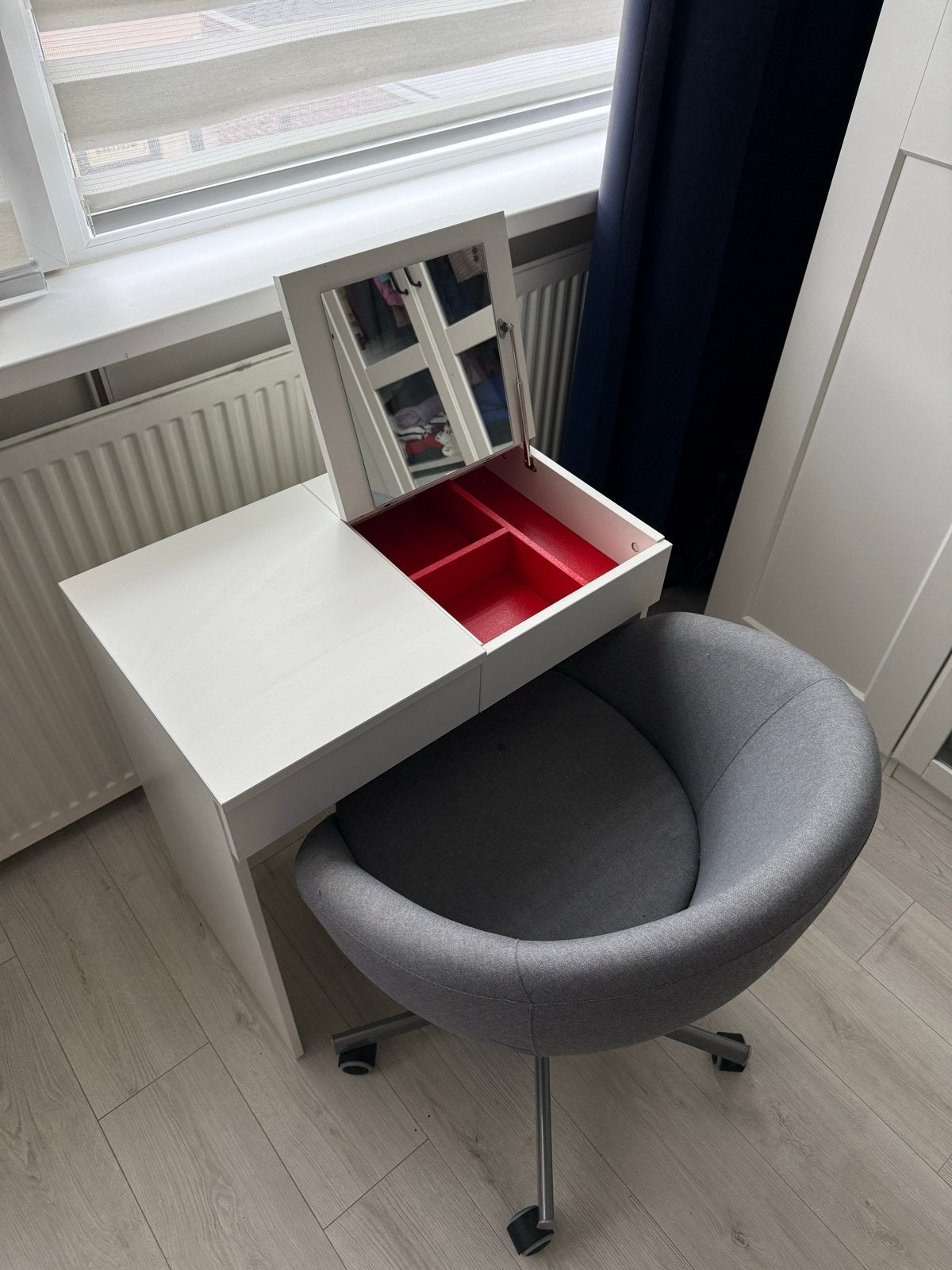 Make-up tafel met spiegel en stoel, Ophalen, 50 tot 100 cm, Zo goed als nieuw, Minder dan 100 cm