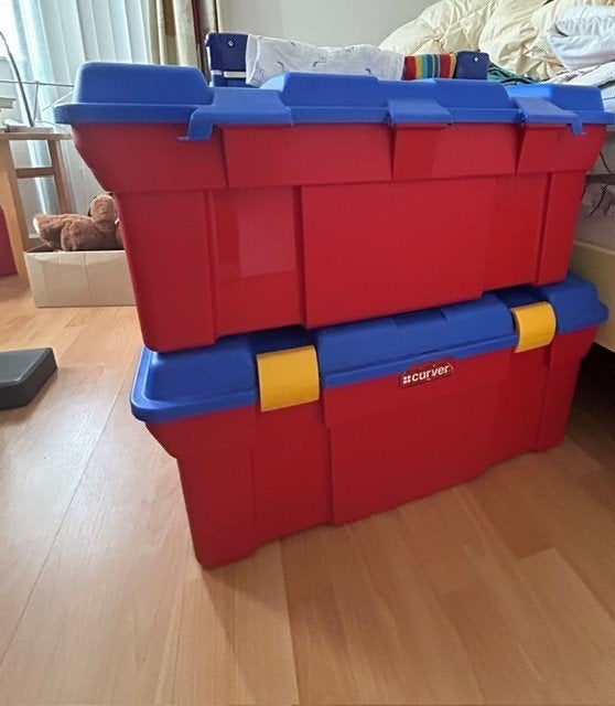 twee Curver opbergboxen rood/blauw met deksel, Ophalen, Minder dan 35 cm, 75 tot 100 cm, Minder dan 40 cm