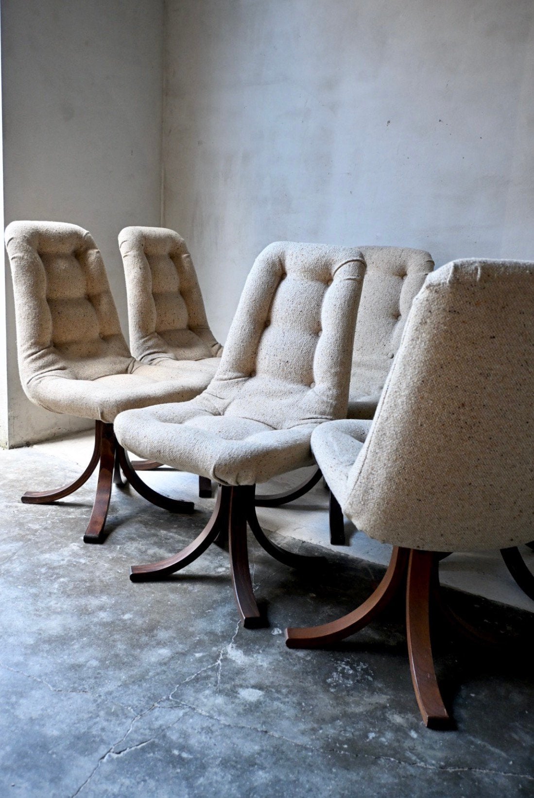 Zes Scandinavische design draaibare eetkamerstoelen vintage., Huis en Inrichting, Ophalen, Scandinavisch, Scandinavisch, Bruin