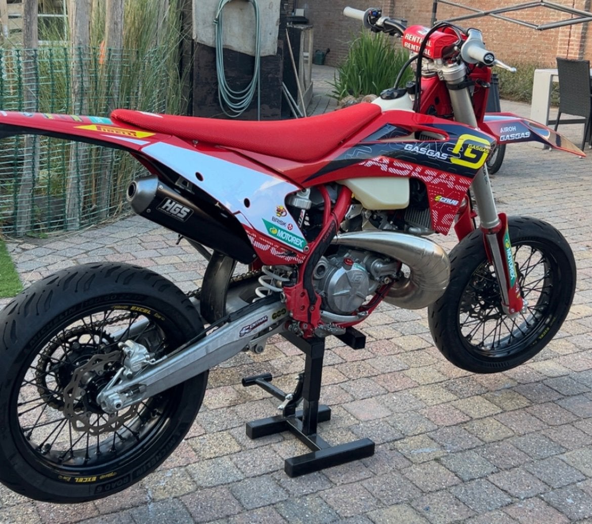 GASGAS EC300 2022 SUPERMOTO *zeer goede staat*, Fietsen en Brommers, 6 versnellingen, 300 cc, Ophalen of Verzenden, Zo goed als nieuw