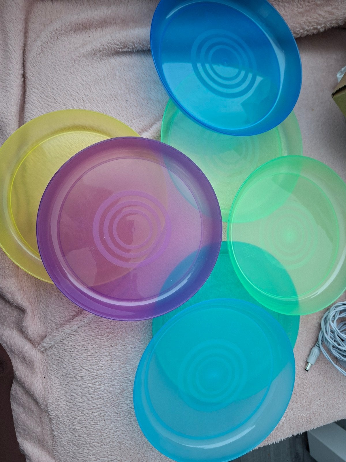 Set van 6 kleurrijke plastic borden, Ophalen of Verzenden, Gebruikt, Meerkleurig, Kunststof