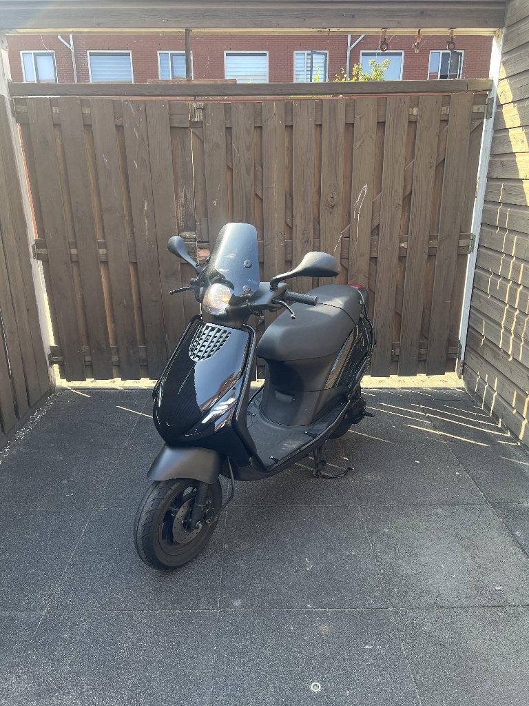Piaggo zip 2t 2015| Origineel 1ste eigenaar, Ophalen, Tweetakt, Maximaal 45 km/u, Zip