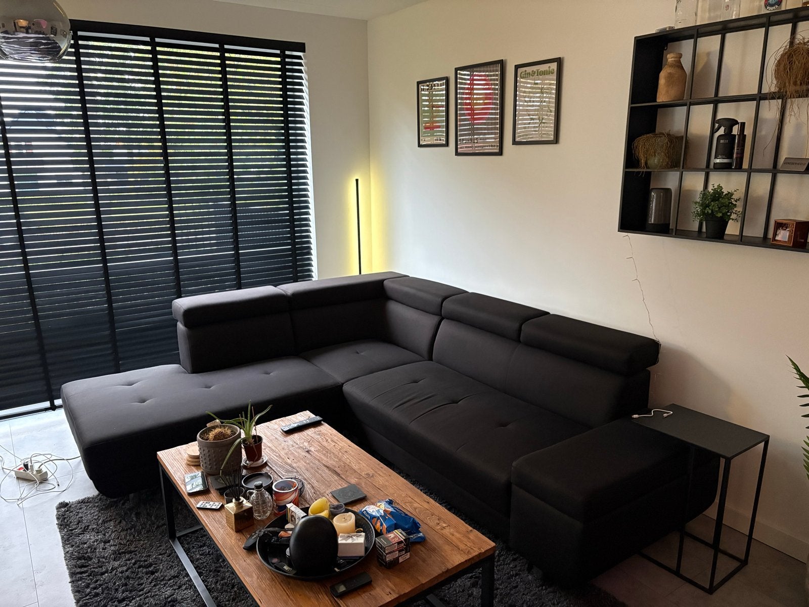 Moderne Meubella hoekbank met verstelbare hoofdsteunen, Ophalen, 250 tot 300 cm, Gebruikt, 100 tot 125 cm