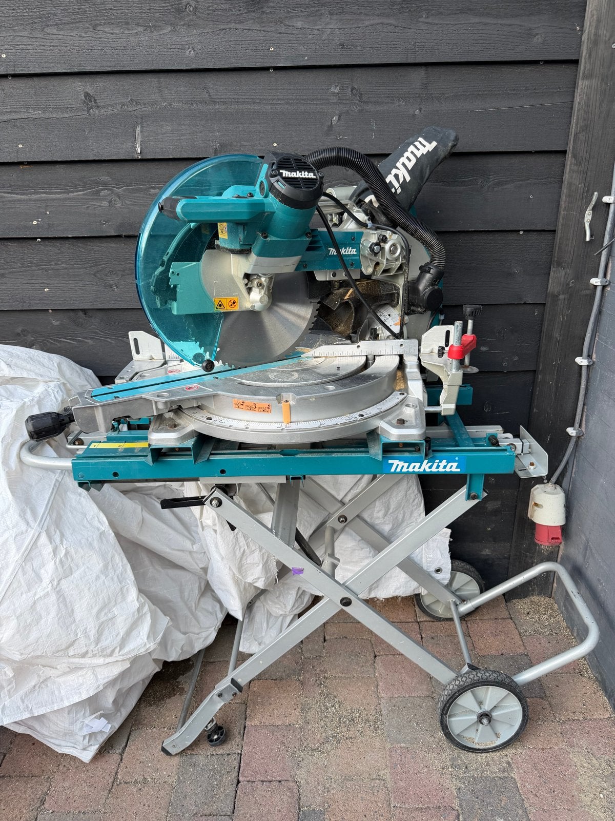 Makita LS1219L Afkortzaag - Krachtig en Nauwkeurig, Ophalen, 70 mm of meer, Zo goed als nieuw, Afkortzaag