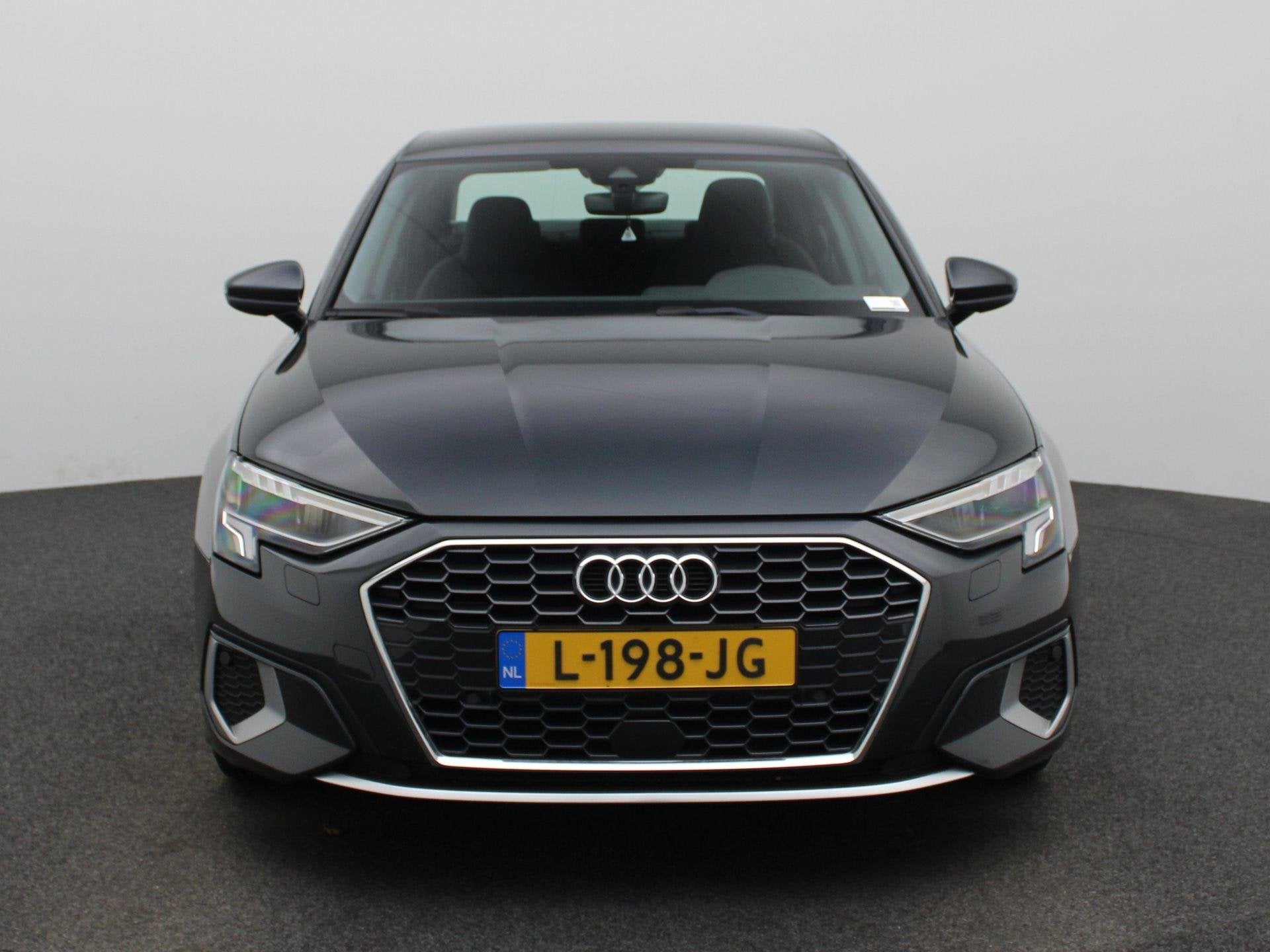Audi A3 Limousine 30 TFSI Business edition | Automaat | Appl, Auto's, Audi, 12 maanden, Stof, Gebruikt, Origineel Nederlands