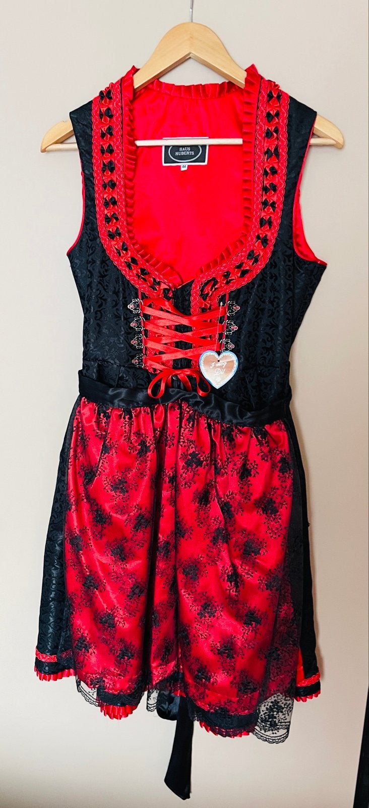 Nieuw Dirndl Oktoberfest jurkje Zwart-Rood -, Ophalen of Verzenden, Nieuw, Maat 42/44 (L)
