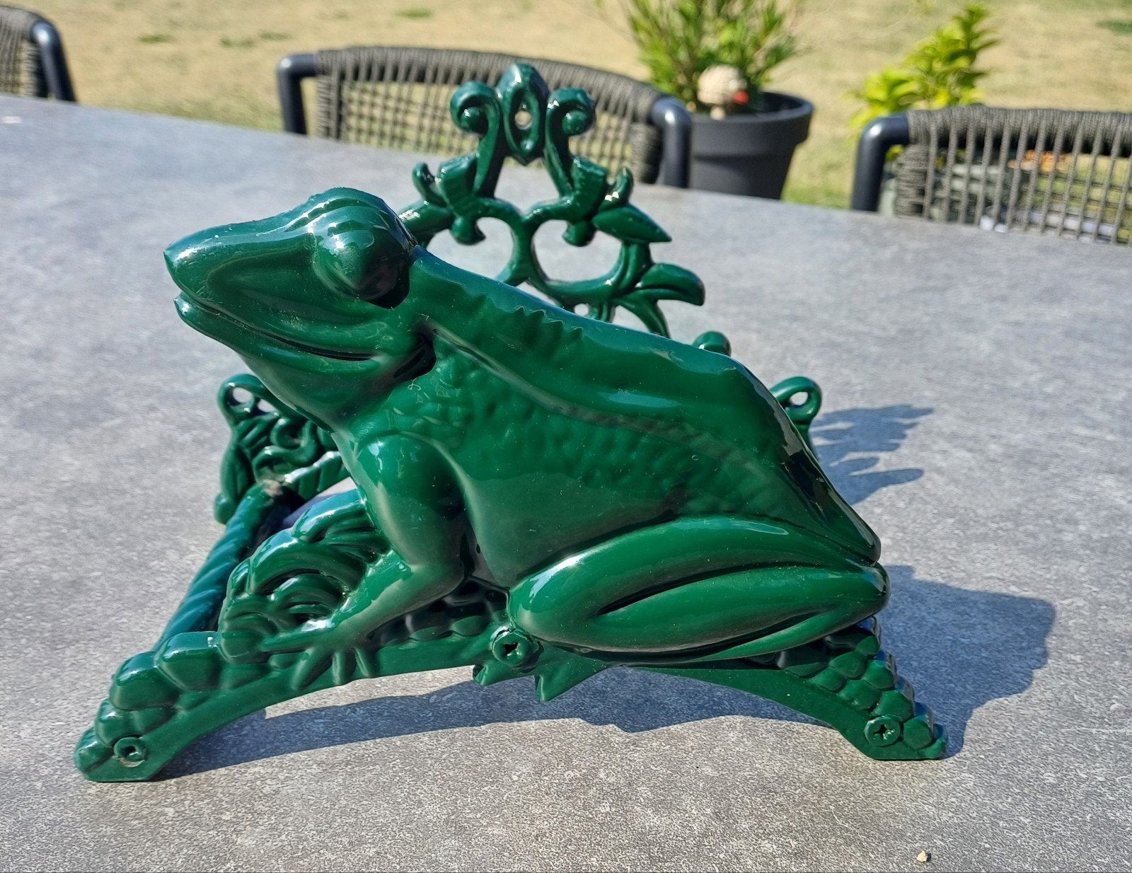 Decoratieve kikkervormige tuinslanghouder, Tuin en Terras, Tuinbeelden, Ophalen of Verzenden, Nieuw, Metaal