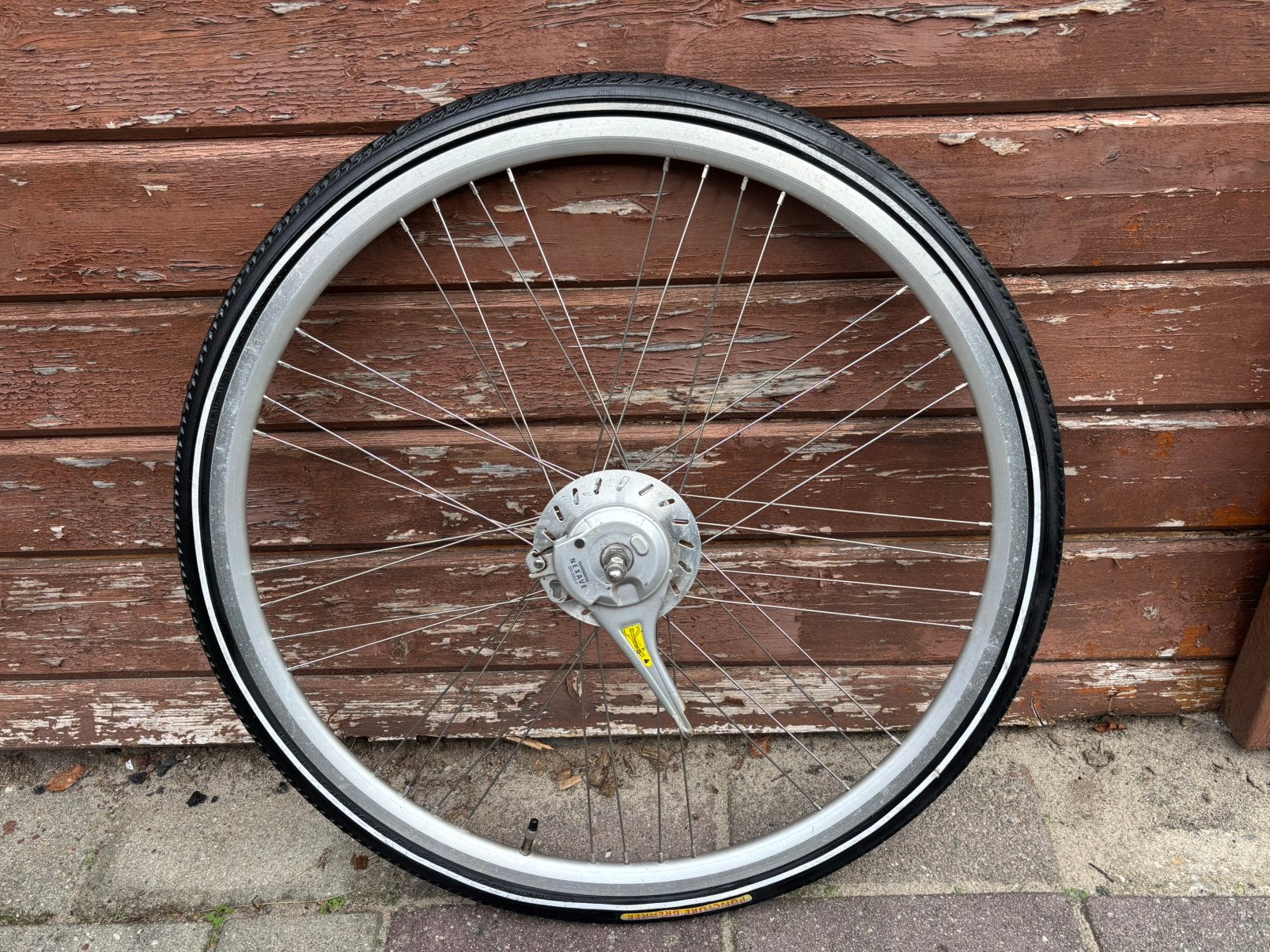 28 inch shimano voorwiel met naafdynamo  en rollerbrake, Ophalen of Verzenden, Gebruikt, Wiel
