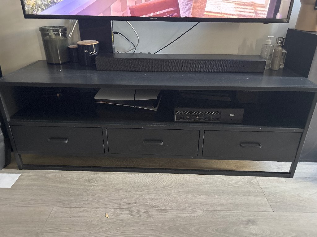 Zwarte tv kast, Ophalen, Zo goed als nieuw, Tv en Weergevers