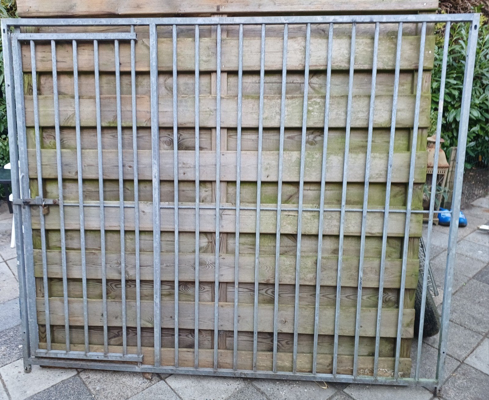 Kennel deel met deur, Ophalen