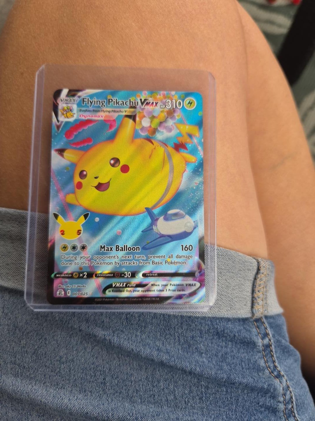 Flying Pikachu VMAX (Celebrations) Pokémon kaart, Ophalen of Verzenden, Zo goed als nieuw, Losse kaart, Foil