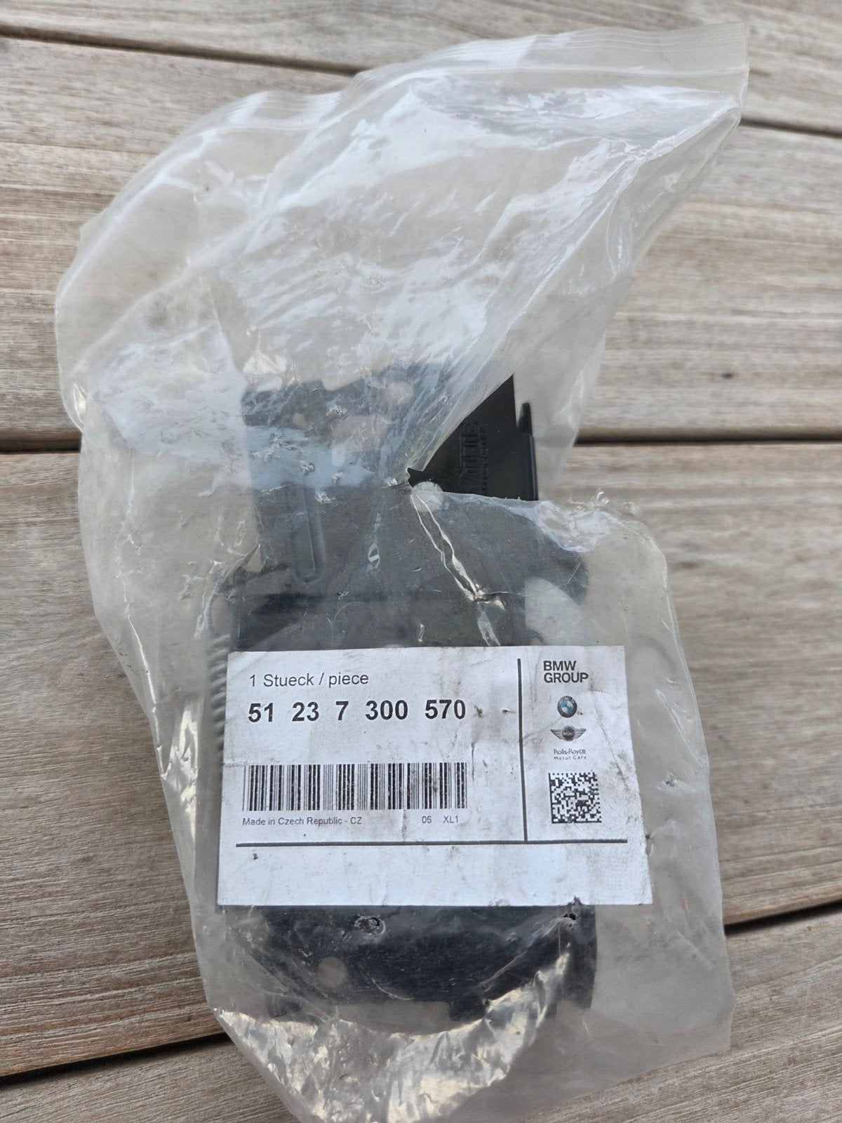 BMW/MINI Motorkapslot Rechts (51 23 7 300 570), Ophalen of Verzenden