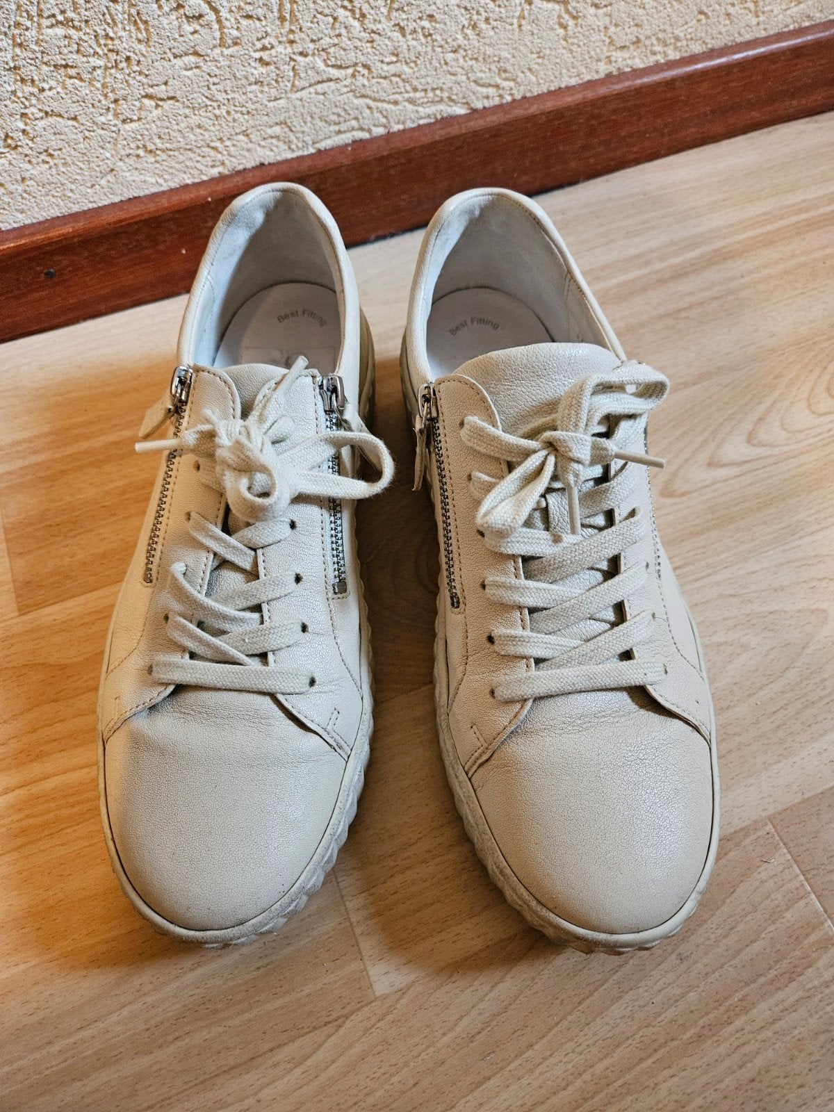 Leuke beige sneakers GABOR maat 9 (43), Kleding | Dames, Schoenen, Ophalen