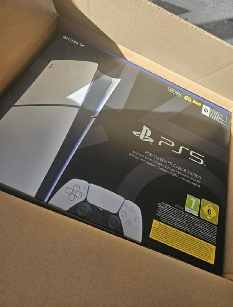 Playstation 5 nieuw in doos, Spelcomputers en Games, Spelcomputers | Sony PlayStation 5, Ophalen of Verzenden, Zo goed als nieuw