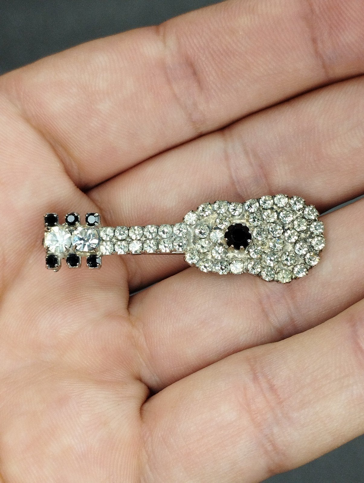 prachtige vintage gitaarbroche, Sieraden, Tassen en Uiterlijk, Broches, Ophalen of Verzenden, Zo goed als nieuw, Goud, Overige materialen