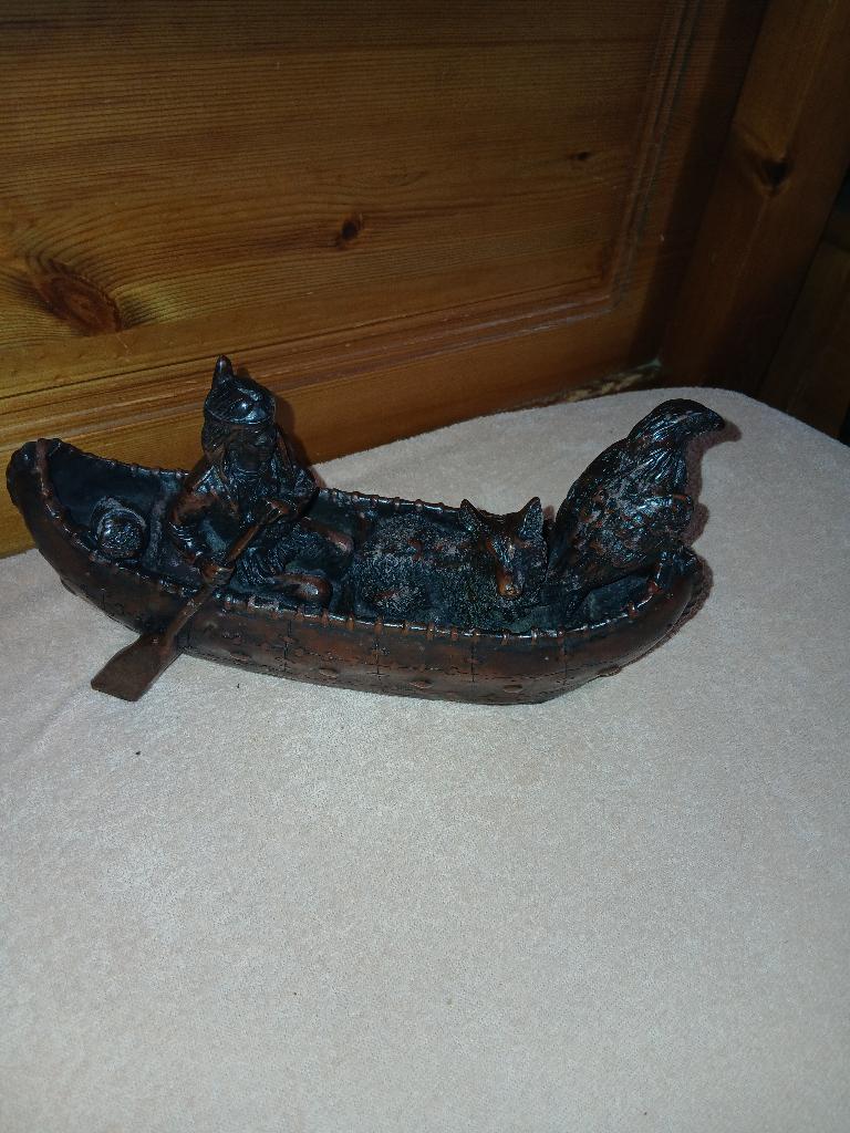 Speksteen boot met Indiaan, herdershond en arend, Verzamelen, Dierenverzamelingen, Ophalen of Verzenden, Nieuw, Hond of Kat, Beeldje of Figuurtje