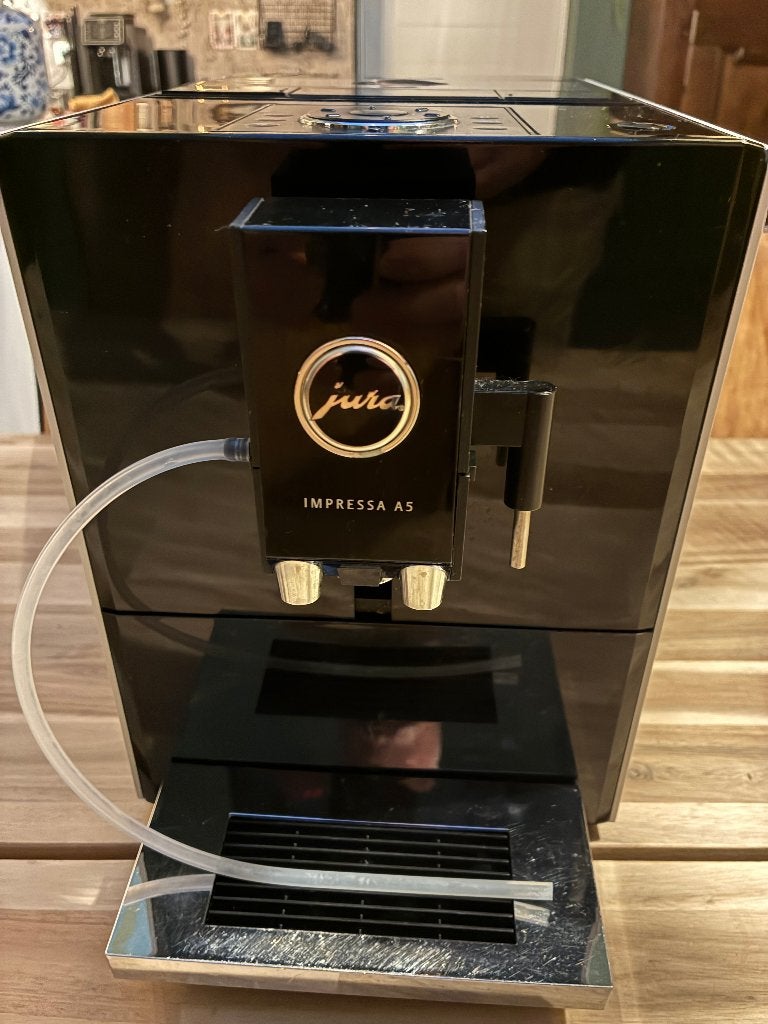 TEAB gebruikte Jura Espresso Machine incl melkopschuimer, Witgoed en Apparatuur, Koffiezetapparaten, Afneembaar waterreservoir