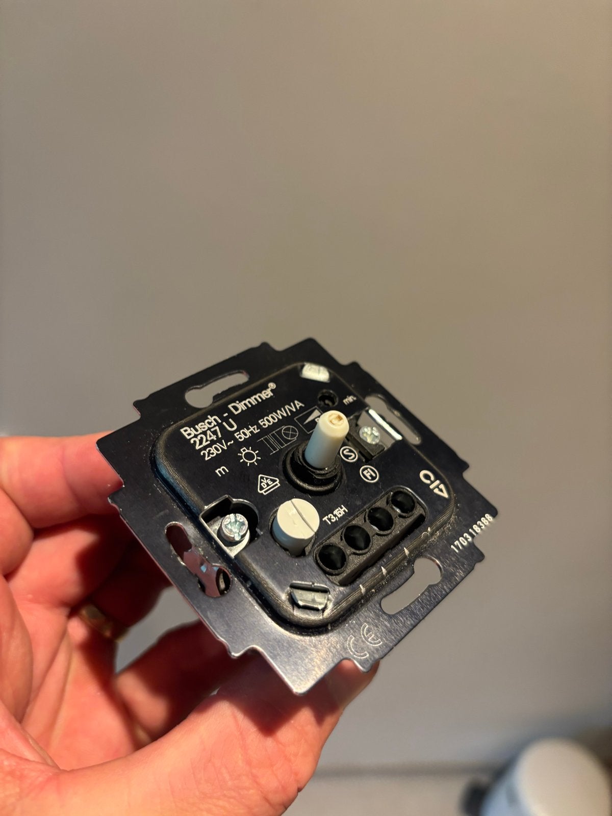 Busch-Jaeger Dimmer 2247 U - 230V, 50Hz, 500W/VA, Doe-het-zelf en Verbouw, Elektra en Kabels, Ophalen, Gebruikt, Busch-Jaeger