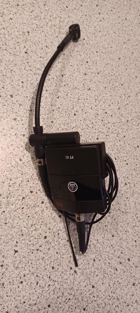 AKG HT40 FLEXX Draadloze microfoonset, Muziek en Instrumenten, Ophalen of Verzenden, Gebruikt, Instrumentmicrofoon, Draadloos