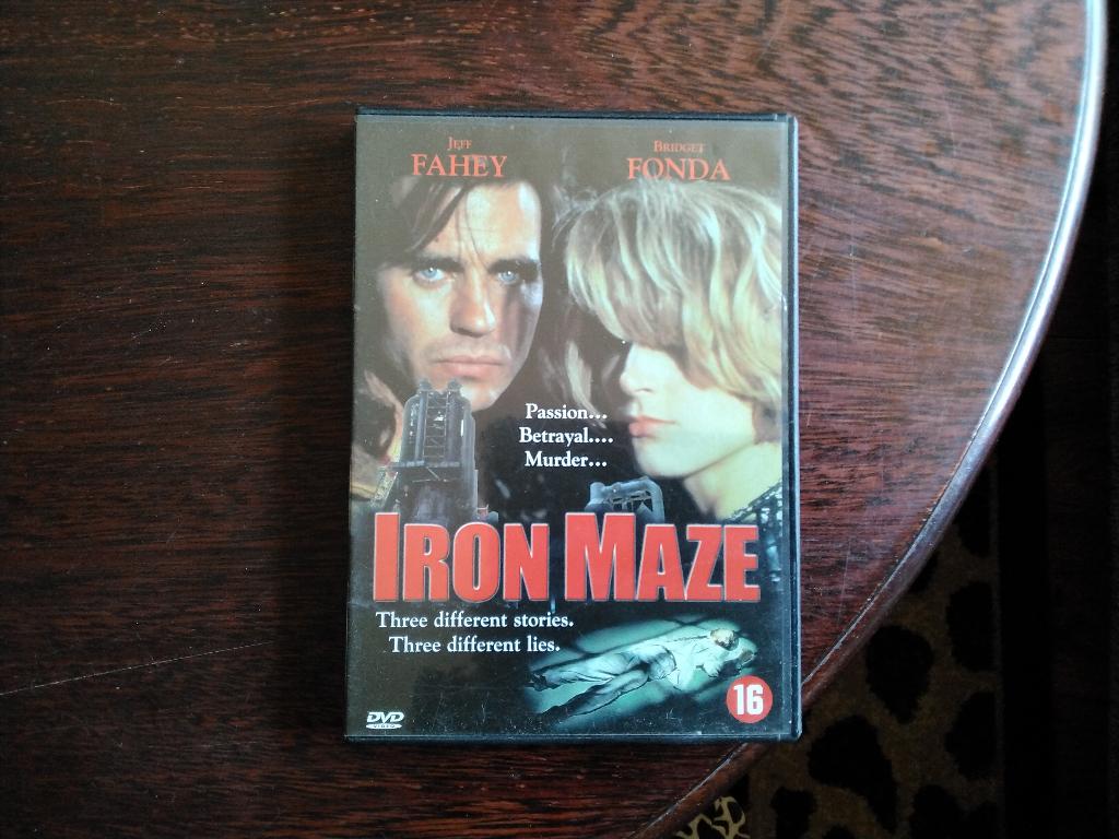 Iron maze, origineel, Vanaf 16 jaar, Ophalen of Verzenden, Zo goed als nieuw, Actiethriller