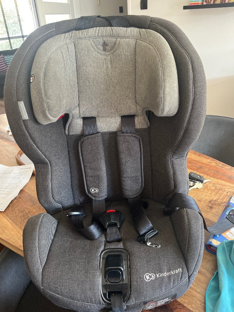 Auto stoel met isofix, Autogordel of Isofix, Gebruikt, Verstelbare rugleuning, 9 t/m 36 kg