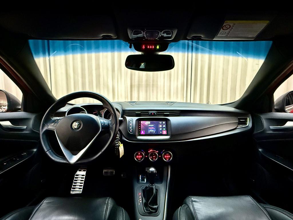 Alfa Romeo Giulietta 1.7 TBi Quadrifoglio Verde ''Launch Edi, Auto's, Gebruikt, 4 cilinders, Met garantie (alle), Bedrijf