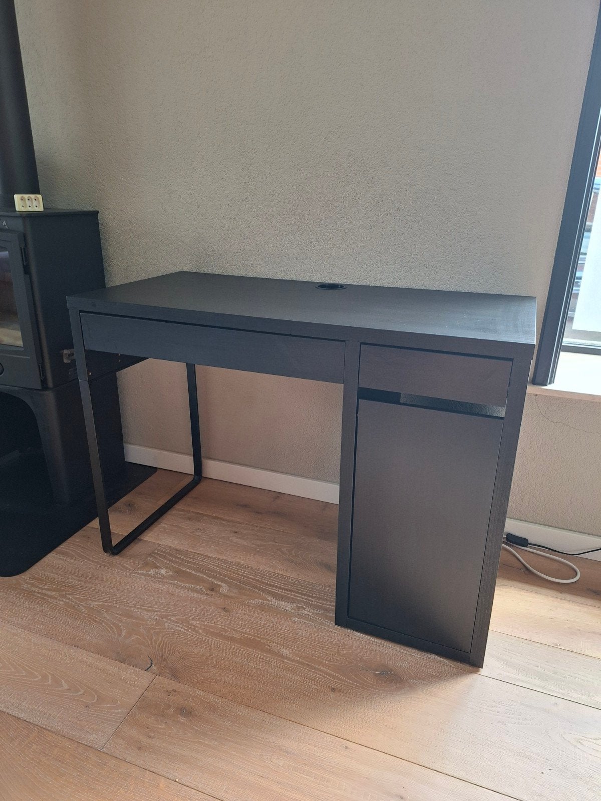zwart bureau, Ophalen, 105 cm, Gebruikt, Hout
