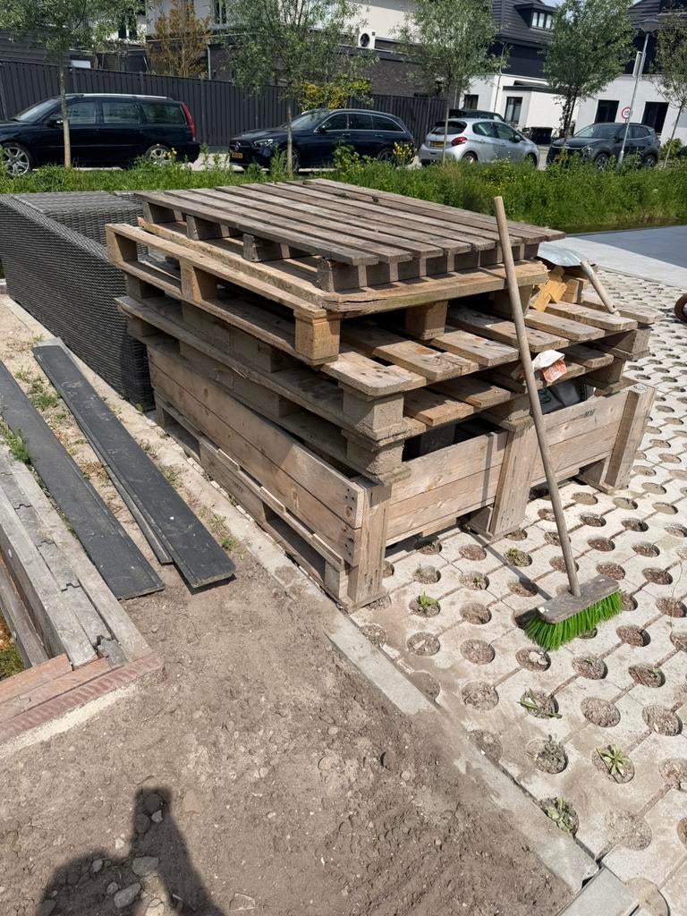 Gratis ophalen stapel pallets en palletbak, Doe-het-zelf en Verbouw, Hout en Planken, Ophalen, Zo goed als nieuw, Pallet, Minder dan 200 cm