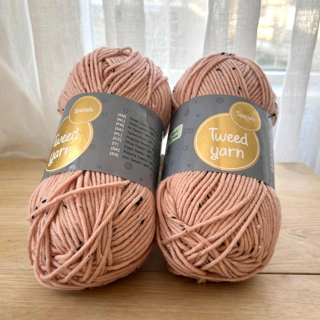 2x Alison & Mae Tweed Yarn - Oudroze / Perzik met Tweed, Hobby en Vrije tijd, Ophalen of Verzenden, Nieuw, Breien of Haken, Wol of Garen